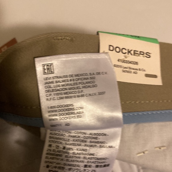 Dockers signature khaki color slim fit pants W34 32. 98% cotton. 2% elastine - Picture 9 of 10